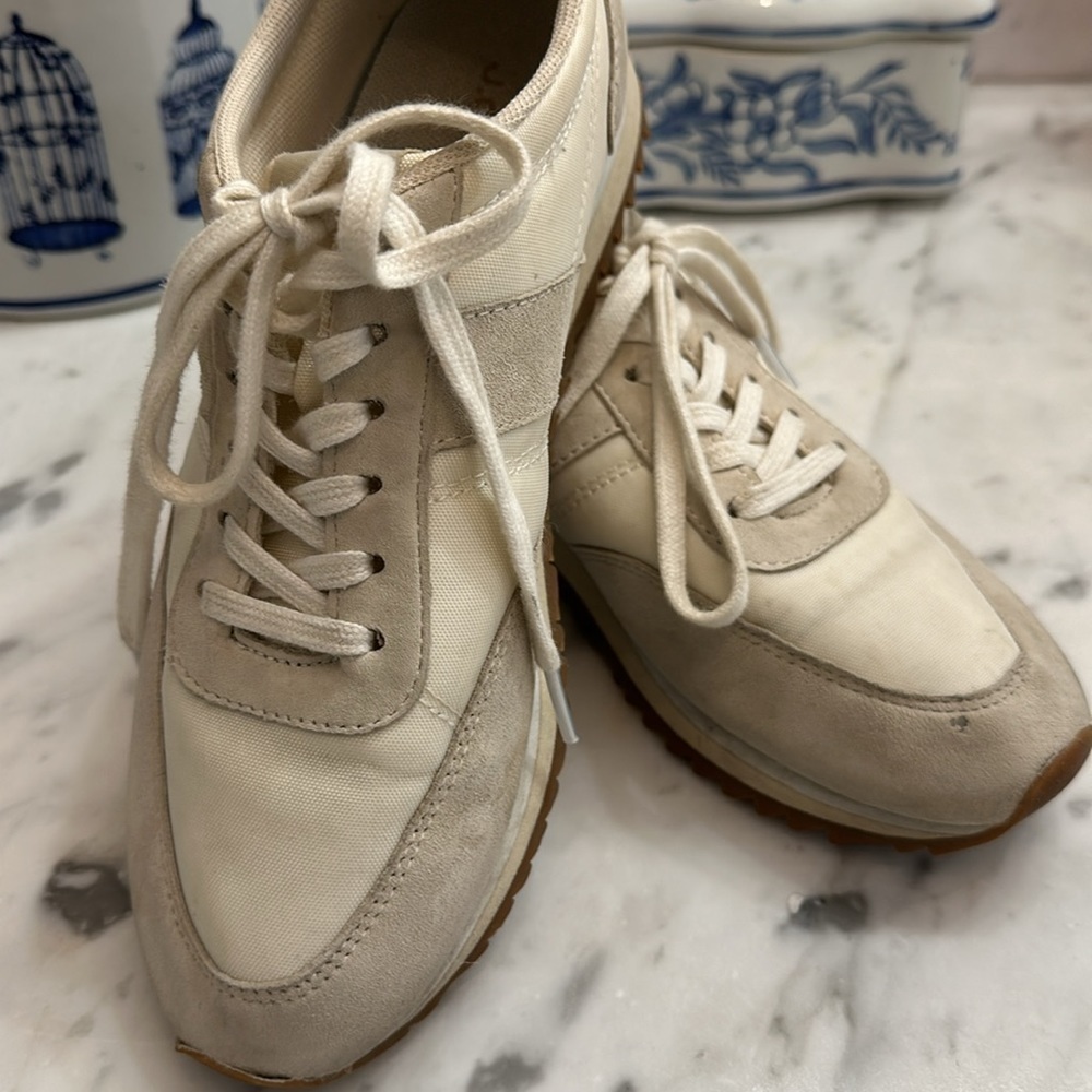 J Crew women retro sneaker size 6 off white with gold excellent worn 2-3 times - Picture 6 of 11